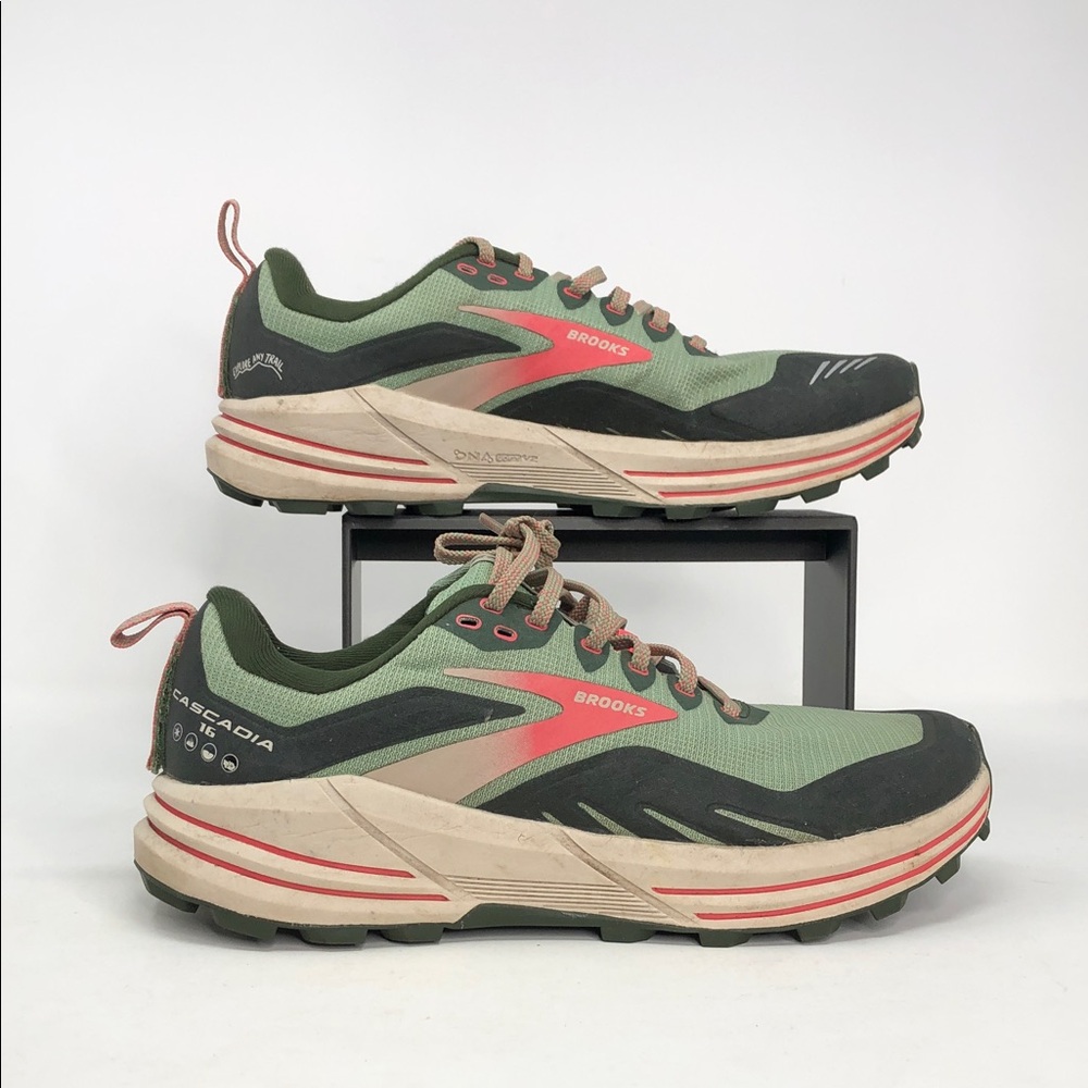 Brooks Cascadia 16 Green 1203631B394 Women’s Outdoor Trail Hiking Shoes-Size 11